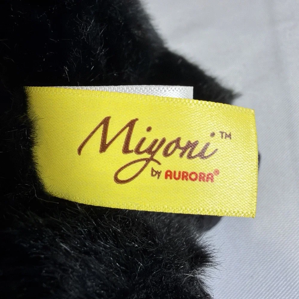 Aurora Miyoni Hampshire Pig Black and Beige stuff animal toy lifelike detailed